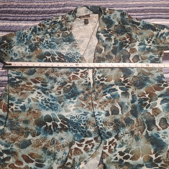Added Dimensions for Catherines 3X (26W/28W) Animal Print Metallic Cardigan - Picture 8 of 9